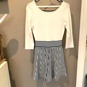 Navy/white medium guess dress
